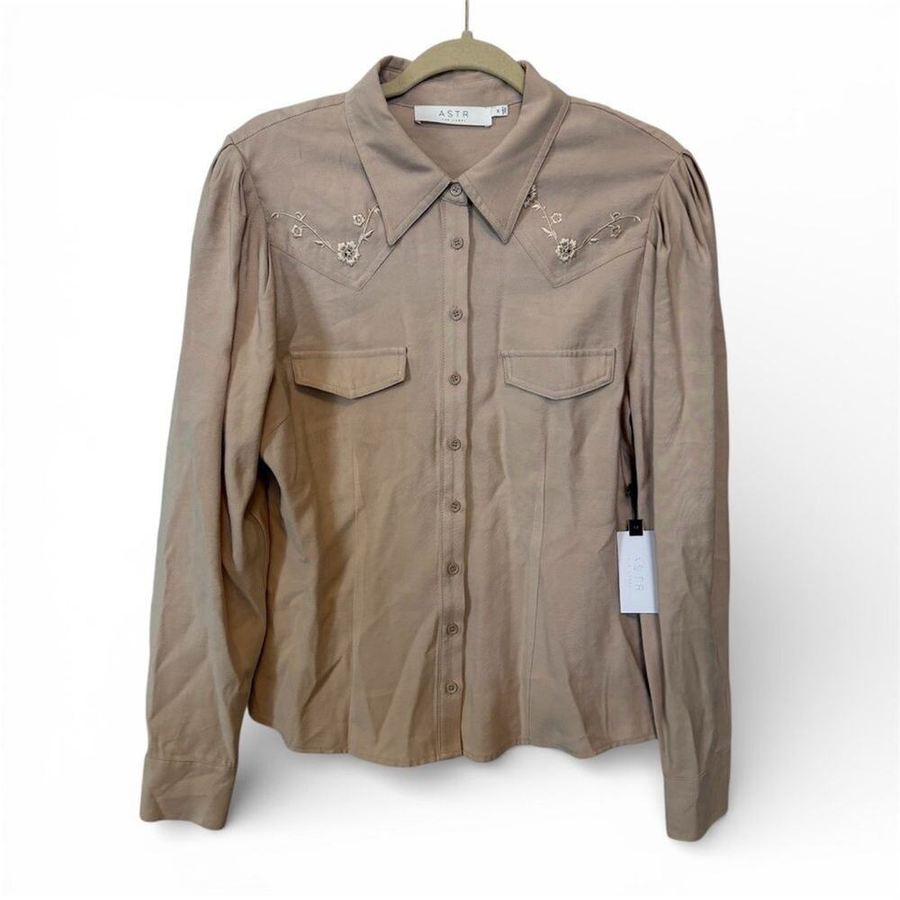 ASTR The Label Button Up Shirt Womens Medium Tan Western Embroidered Floral Boho